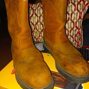 Steal toe work boots